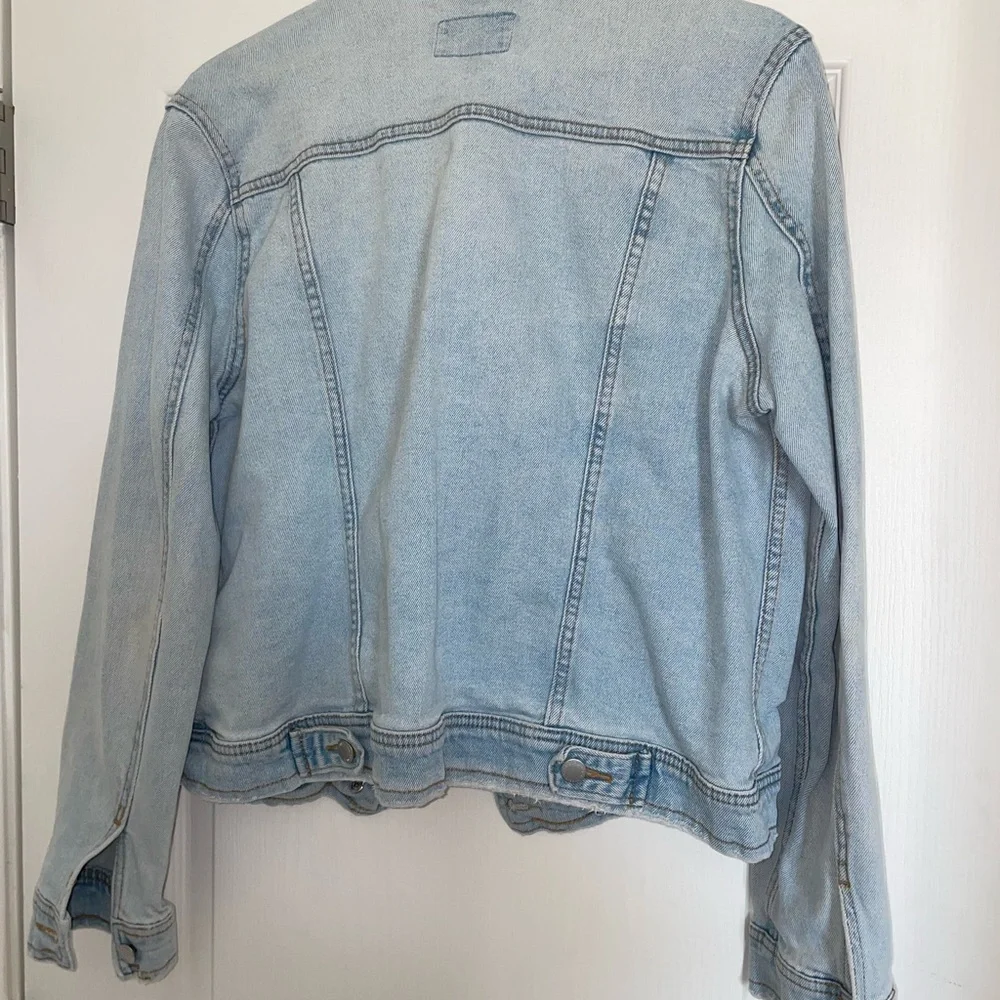 Universal Thread Blue Jean Jacket Classic Style - Picture 2 of 4